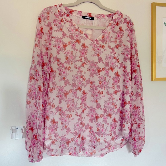 Brand new flowy women’s top - Picture 1 of 2